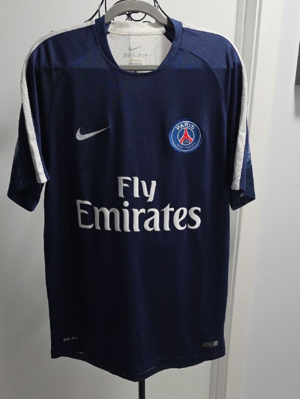Nike Men’s Paris Saint-Germain Navy & White Graphic Jersey
